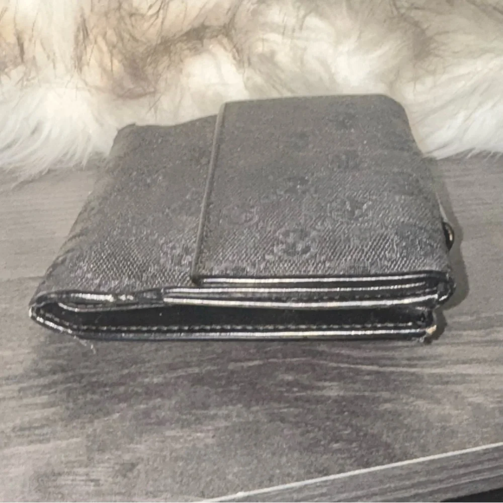 GUCCI BUNDLE Pre-Loved Black Tote + Matching Wallet ๐ - Picture 14 of 16